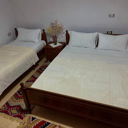 Tourists Guest House Gjirokastër Exteriér fotografie