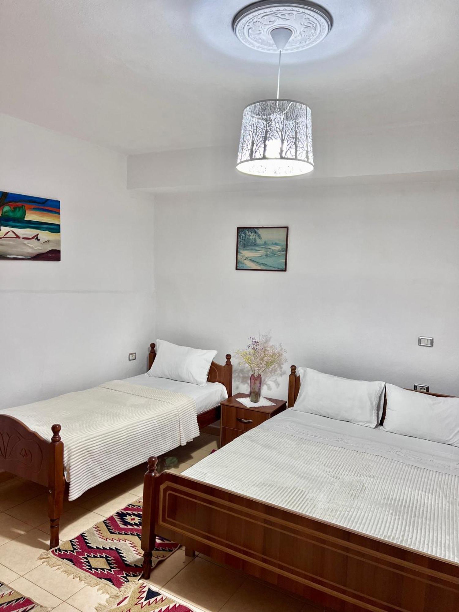 Tourists Guest House Gjirokastër Exteriér fotografie