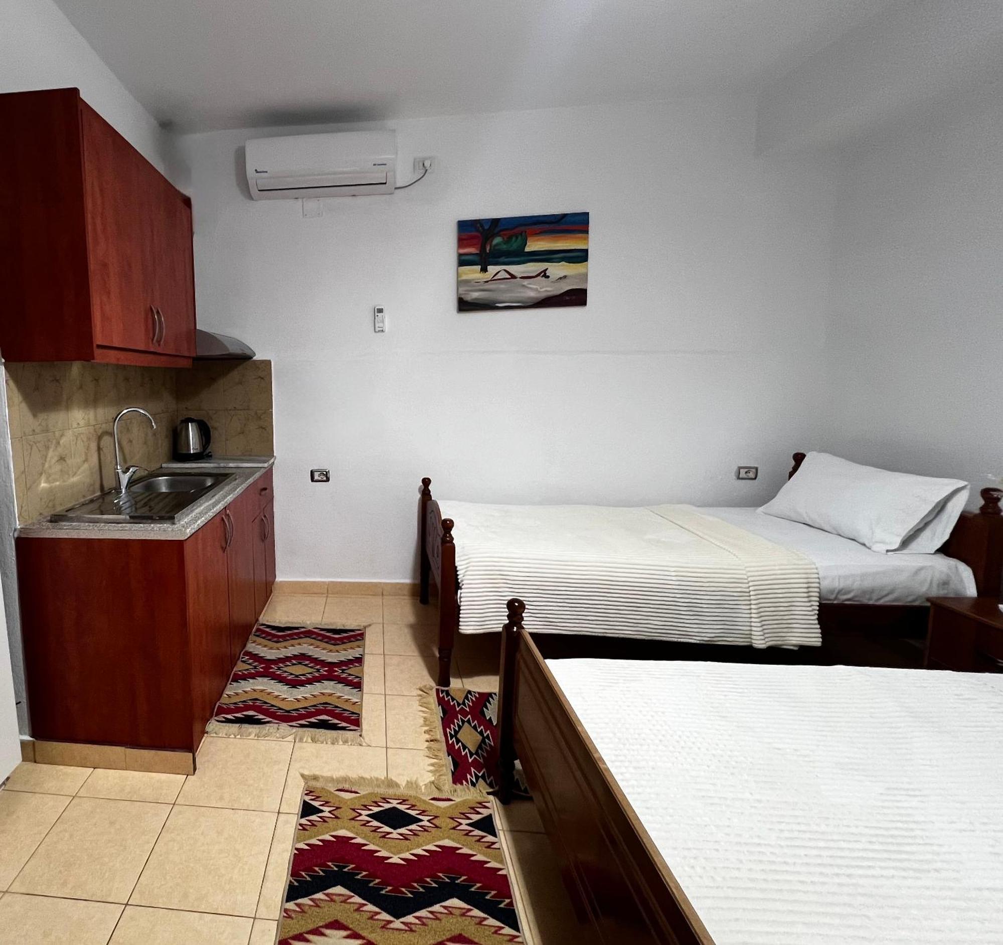 Tourists Guest House Gjirokastër Exteriér fotografie